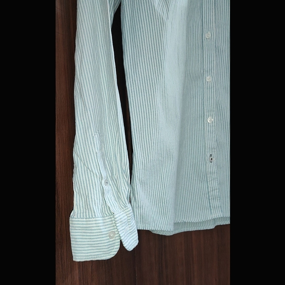 ❌SOLD❌ONLY White & Blue Stripe Formal Shirt - Picture 6 of 7